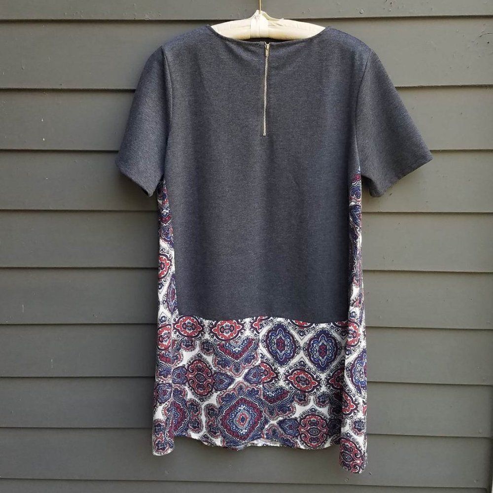 THML Gray Knit Medallion Print Mix it Up Midi Dress size Large - Picture 4 of 9